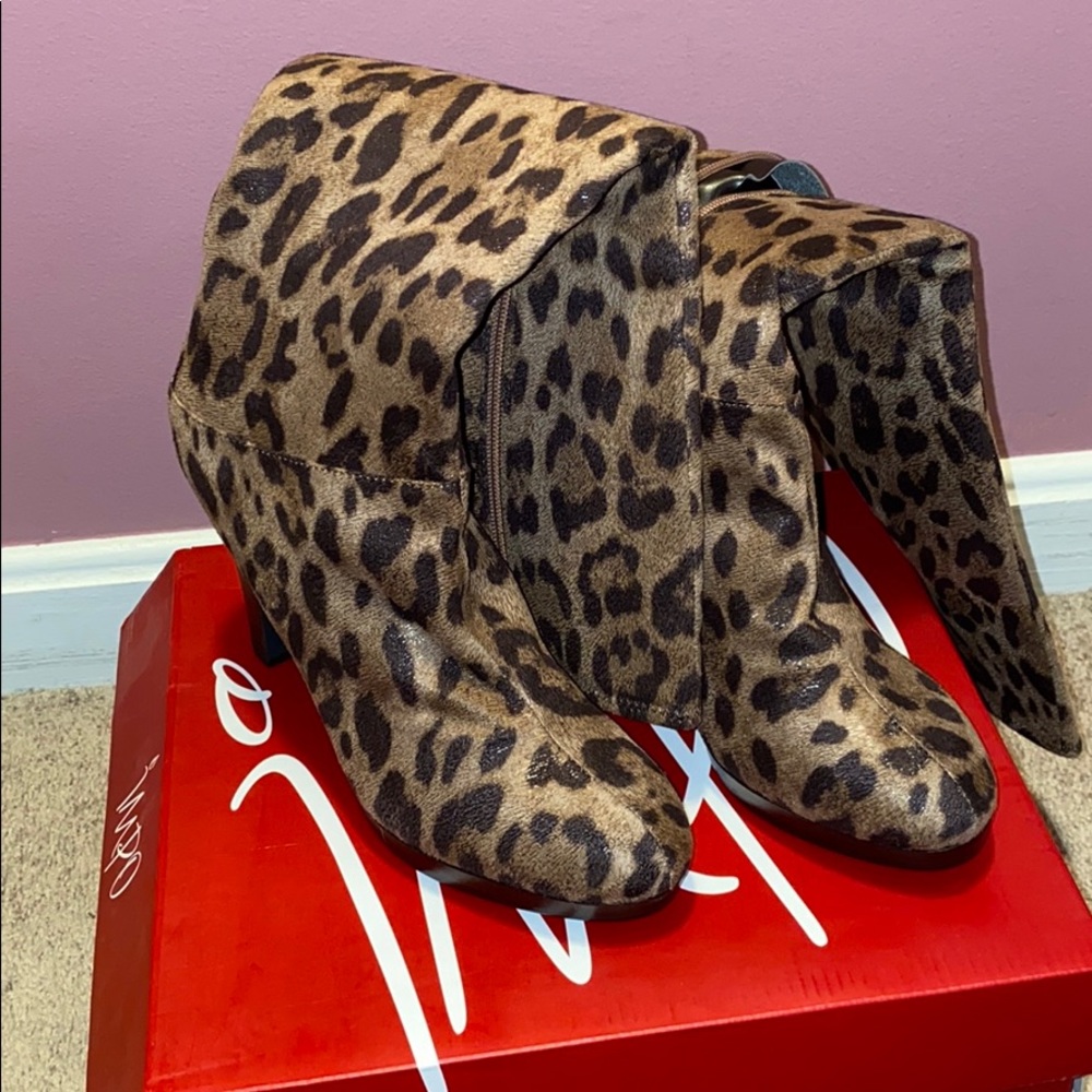 Leopard print heeled boots